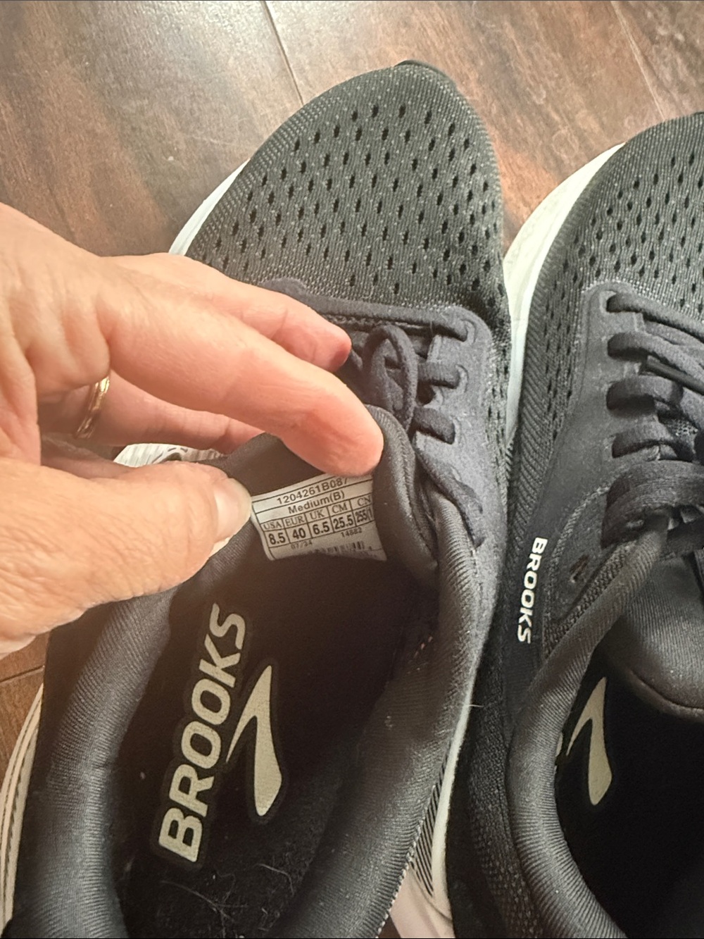 Brooks Adrenaline GTS 24 Sneakers - Picture 6 of 7